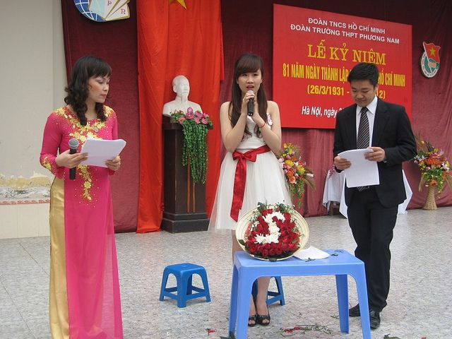 trường dân lập Phương Nam tổ chức thi "Học sinh thanh lịch" chào mừng ngày 26-3-2012