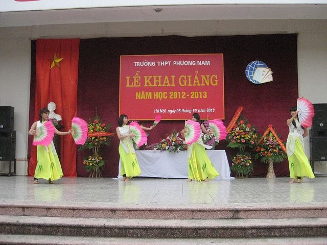 trường thpt dân lập Phương Nam Hà Nội khai giảng năm học 2012-2013 
